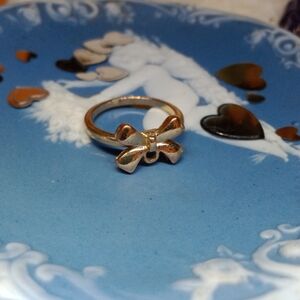 F01 #4FOR20    Beautiful bow ring
